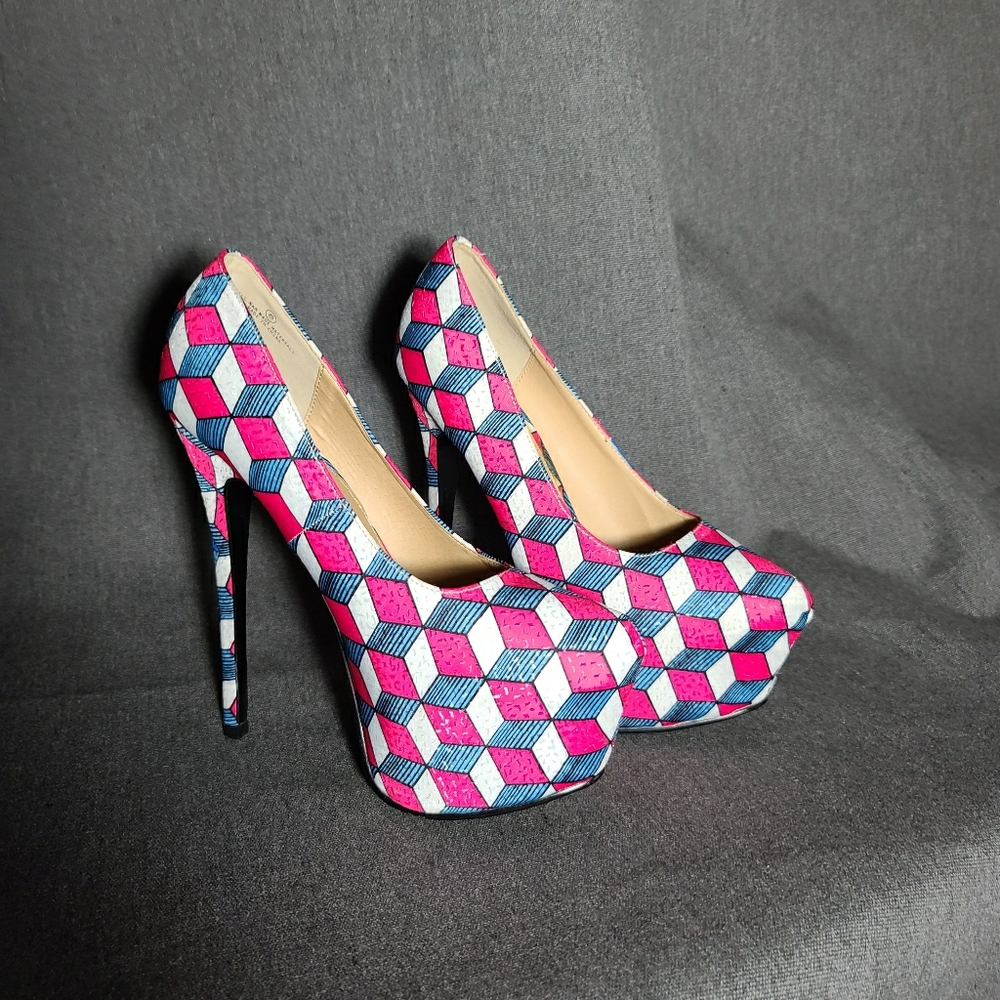 High heels 6" Liliana Sz 8 Red blue & white @36